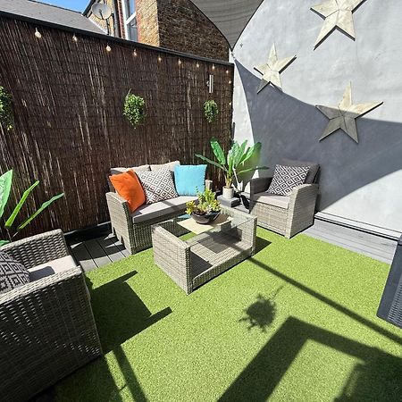 The Duplex Margate With Deck & Living Space Air Conditioning מראה חיצוני תמונה