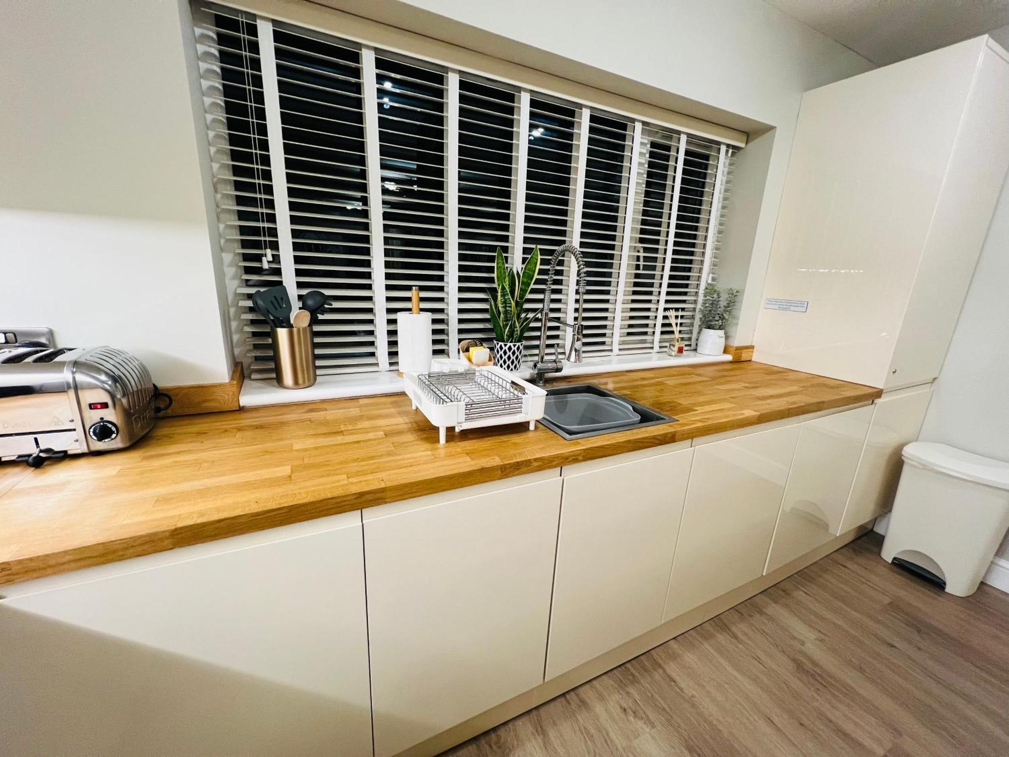 The Duplex Margate With Deck & Living Space Air Conditioning מראה חיצוני תמונה